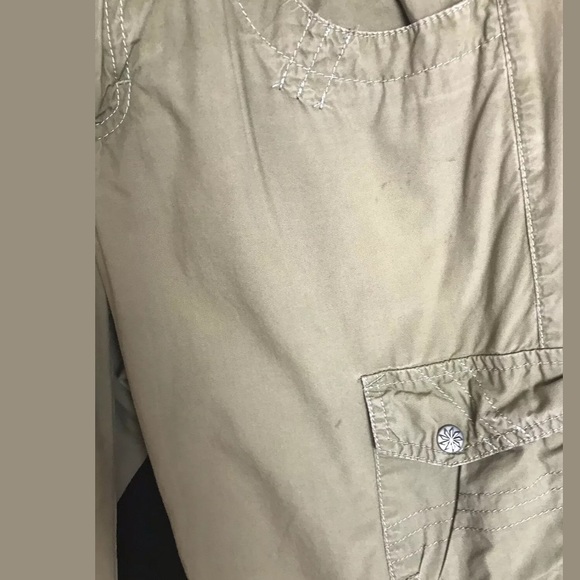 ATHLETA Despia Kicker Cropped Capri Pants Green - Picture 3 of 7